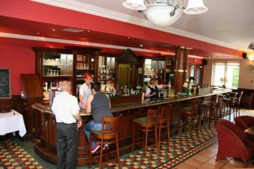Riverside Park Hotel Macroom Eksteriør billede
