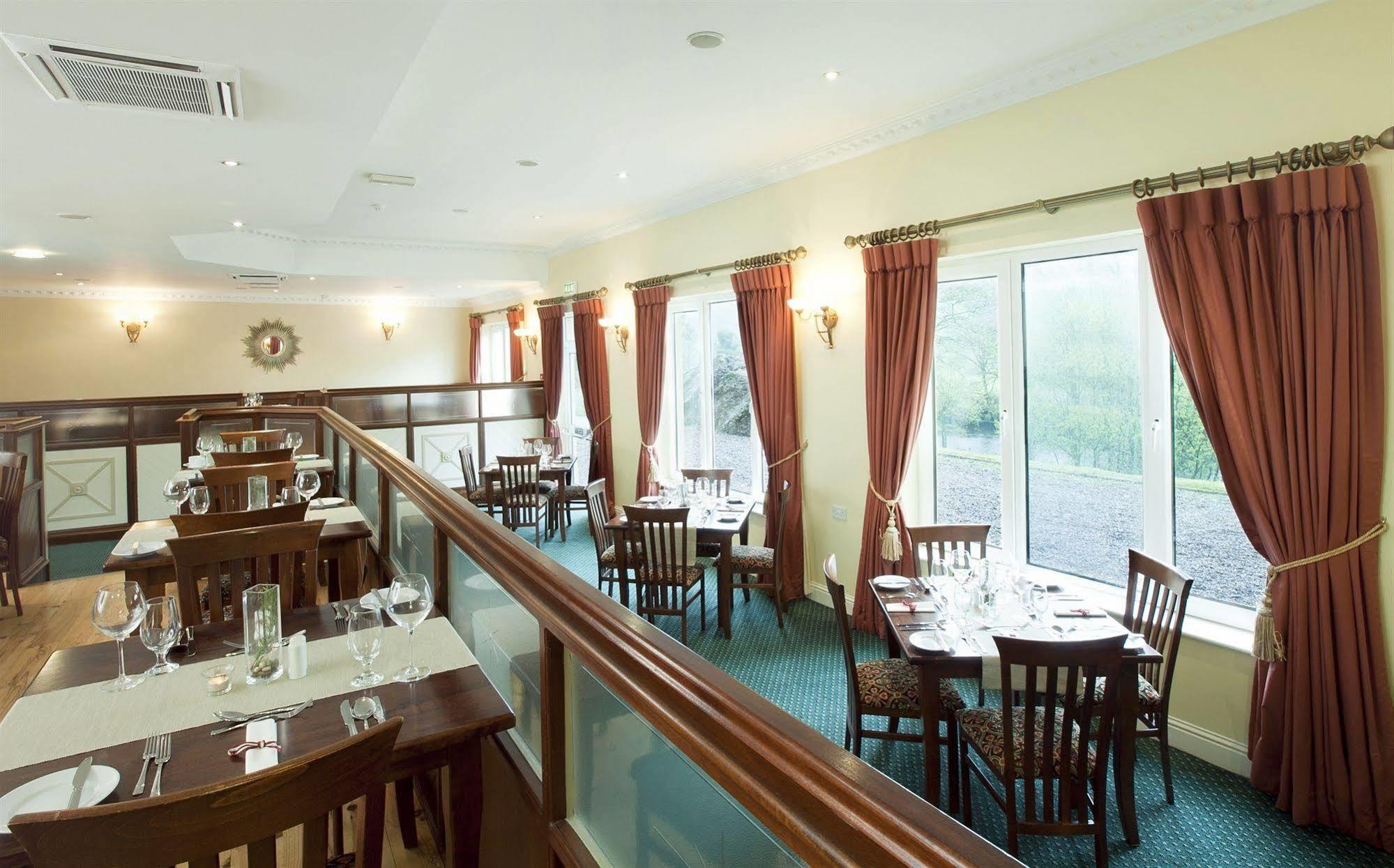 Riverside Park Hotel Macroom Eksteriør billede