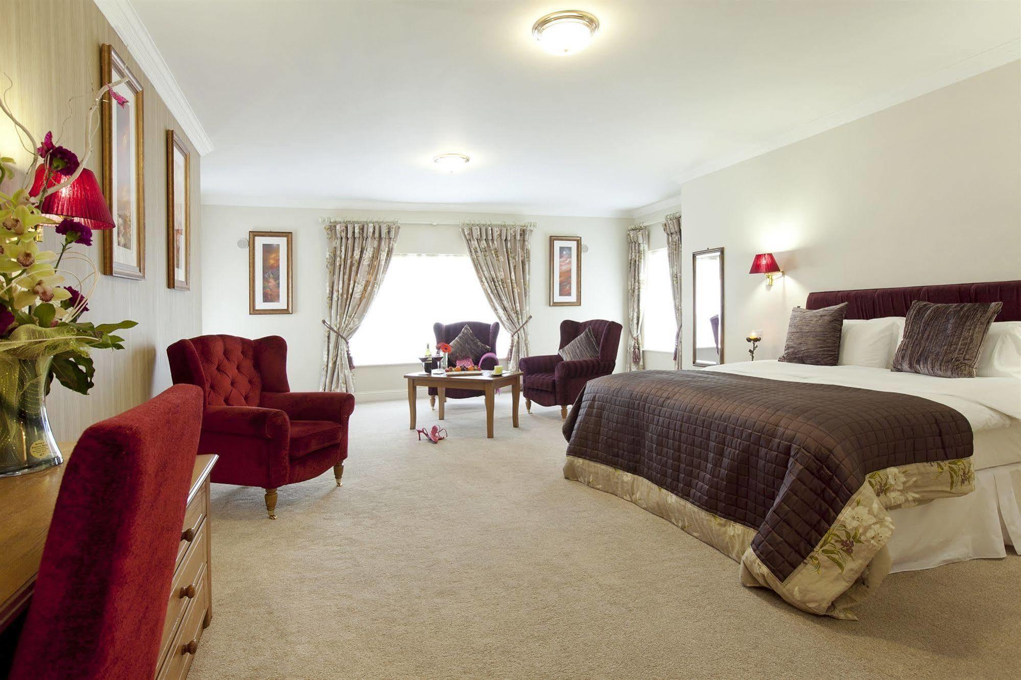 Riverside Park Hotel Macroom Eksteriør billede