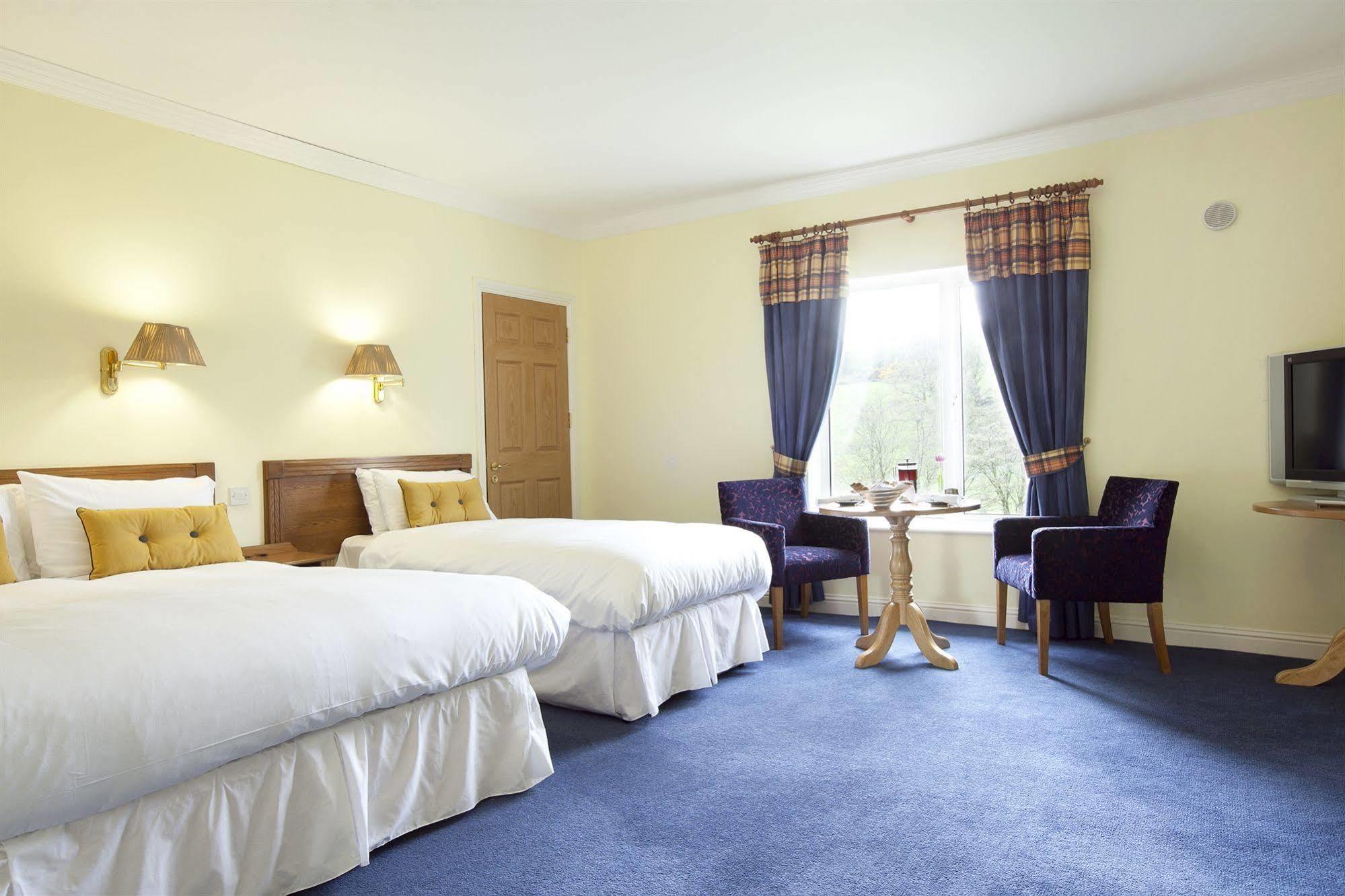 Riverside Park Hotel Macroom Eksteriør billede